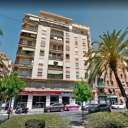 Tranvia A La Playa Malvarrosa 아파트 *
